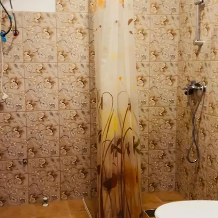 червона ружа *