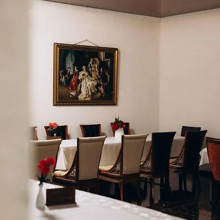 червона ружа Apartment *