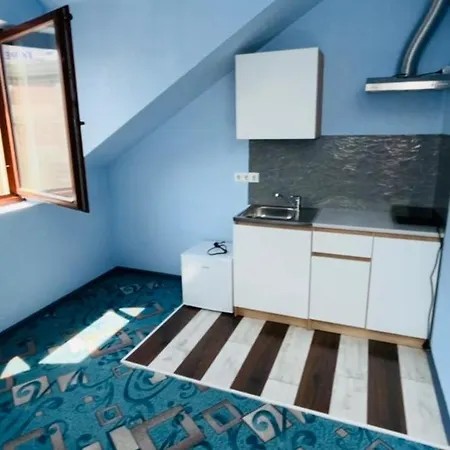 червона ружа * Uschhorod